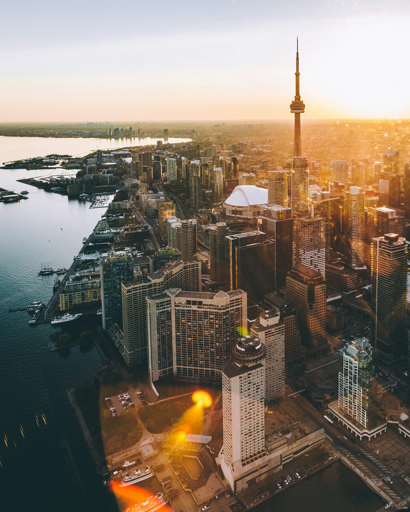 多伦多城市鸟瞰,CN Tower在列,代表硕士毕业生最集中的就业市场